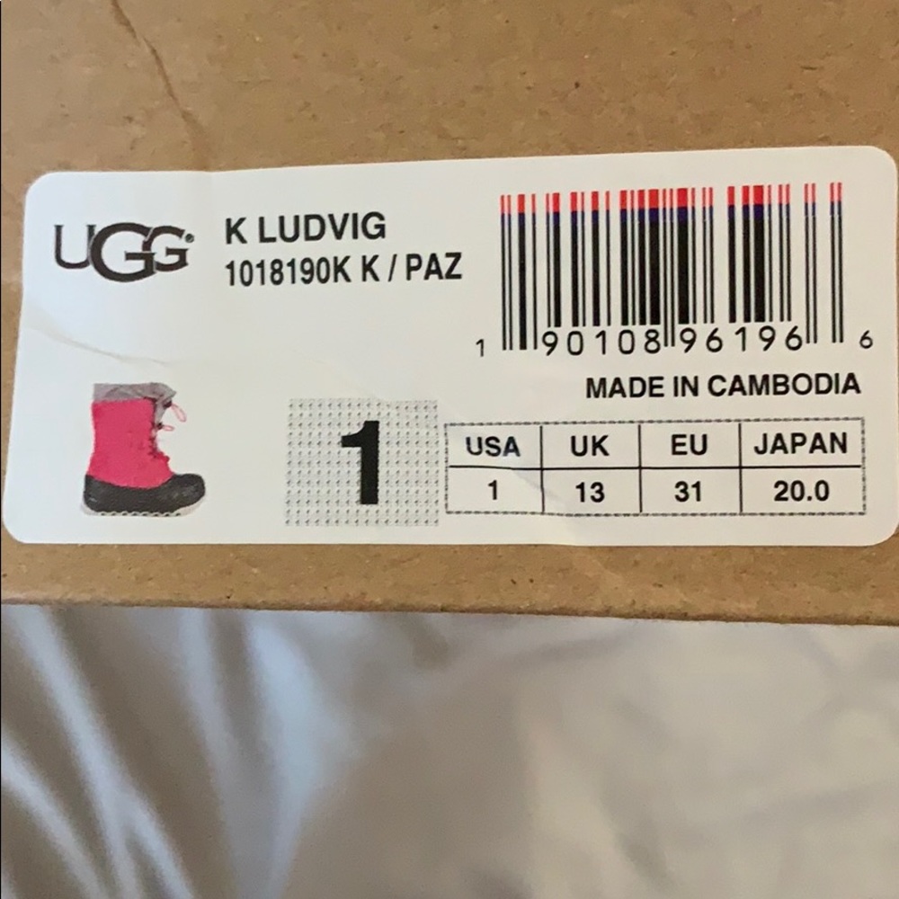 UGG snow boots size 1